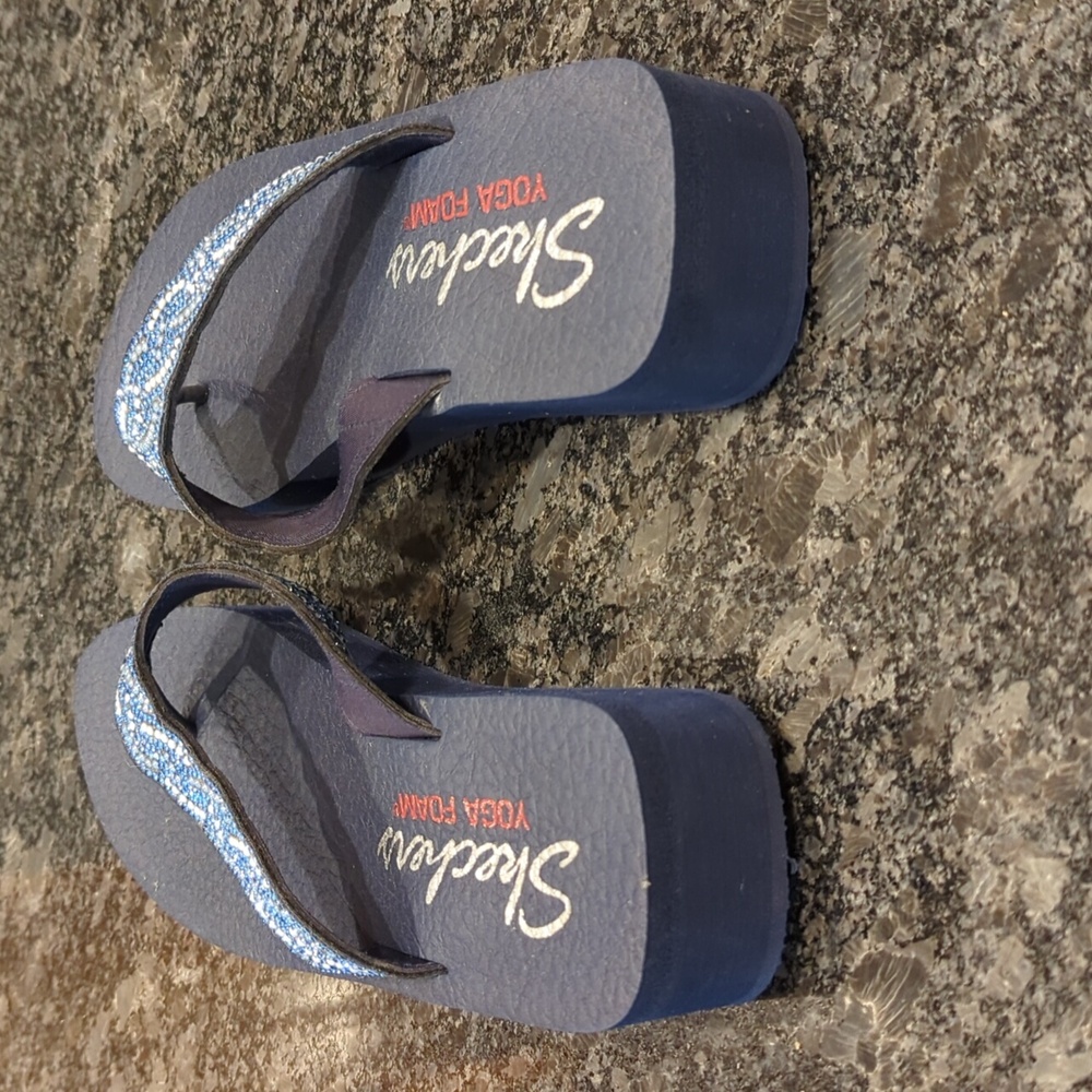 Skechers Navy Blue Yoga Foam Flip Flops Size 9 - Picture 4 of 8